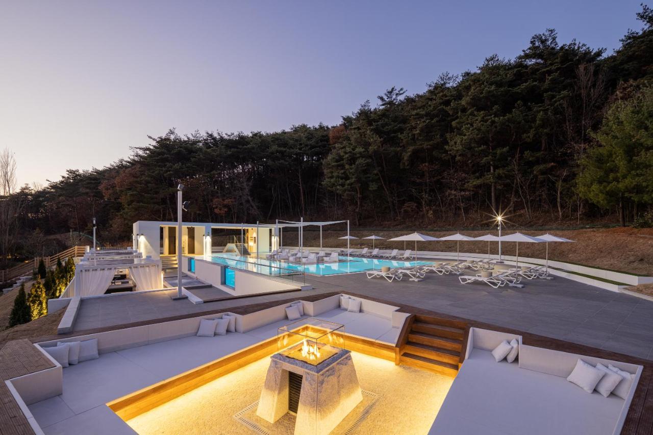 The Suites Hotel Namwon Bagian luar foto