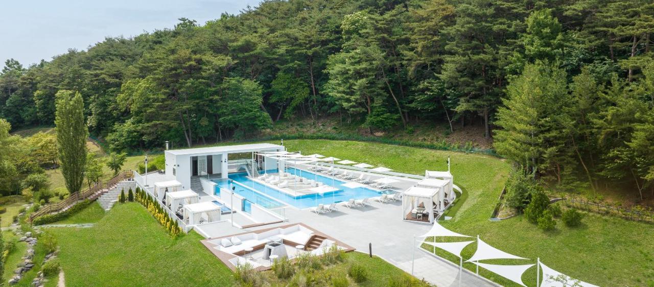 The Suites Hotel Namwon Bagian luar foto