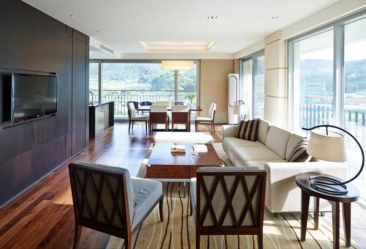 The Suites Hotel Namwon Bagian luar foto