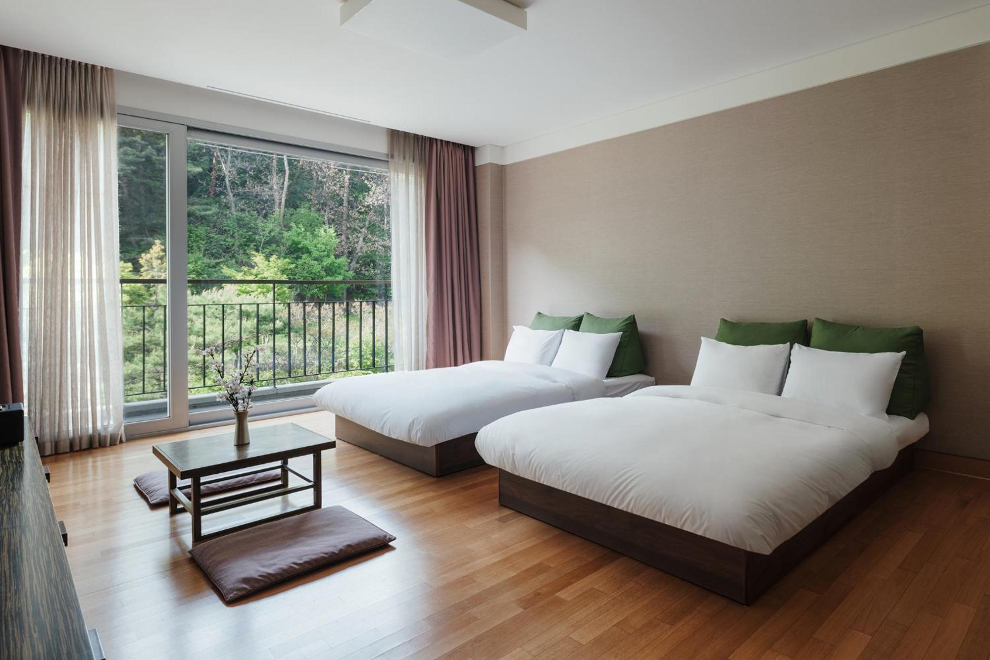 The Suites Hotel Namwon Bagian luar foto