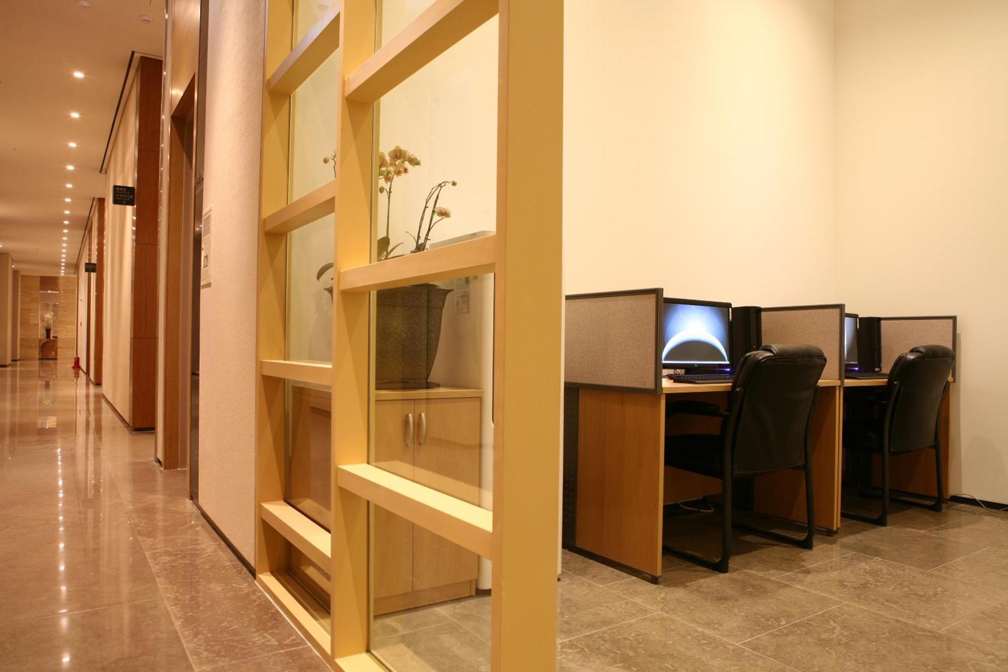 The Suites Hotel Namwon Bagian luar foto