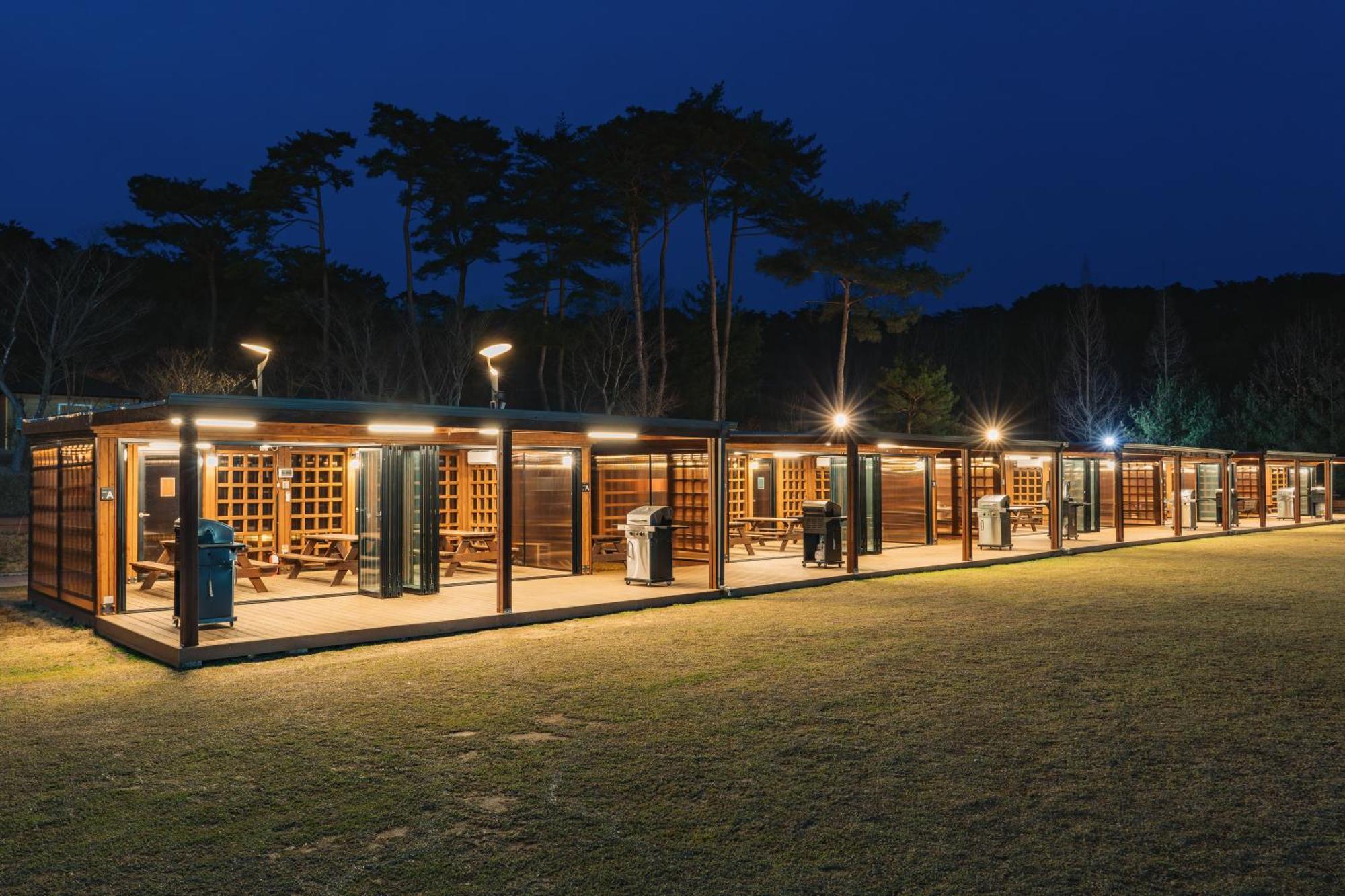 The Suites Hotel Namwon Bagian luar foto