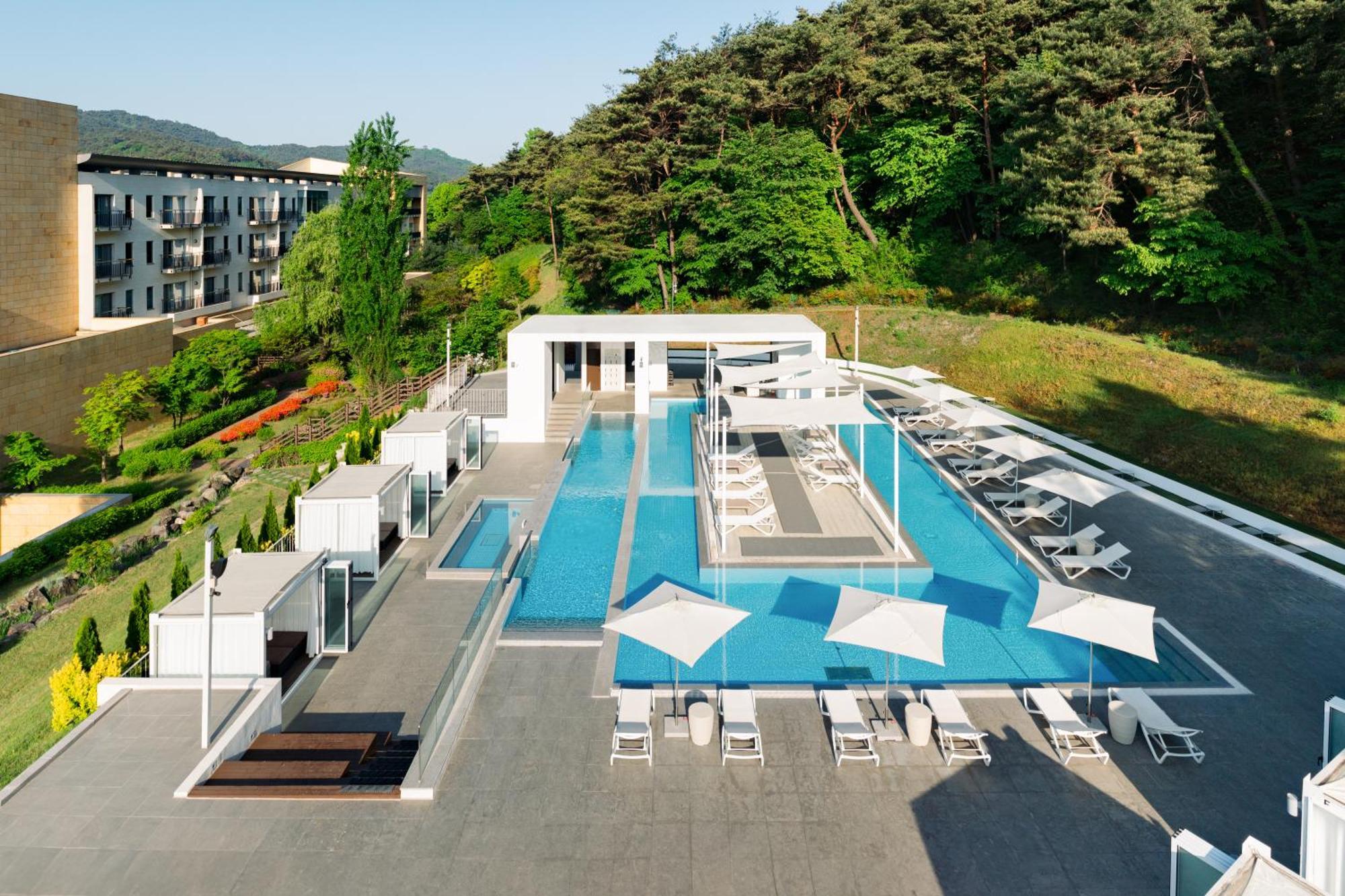 The Suites Hotel Namwon Bagian luar foto