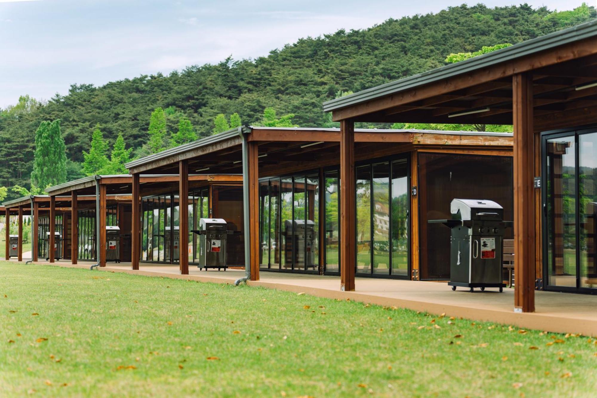 The Suites Hotel Namwon Bagian luar foto