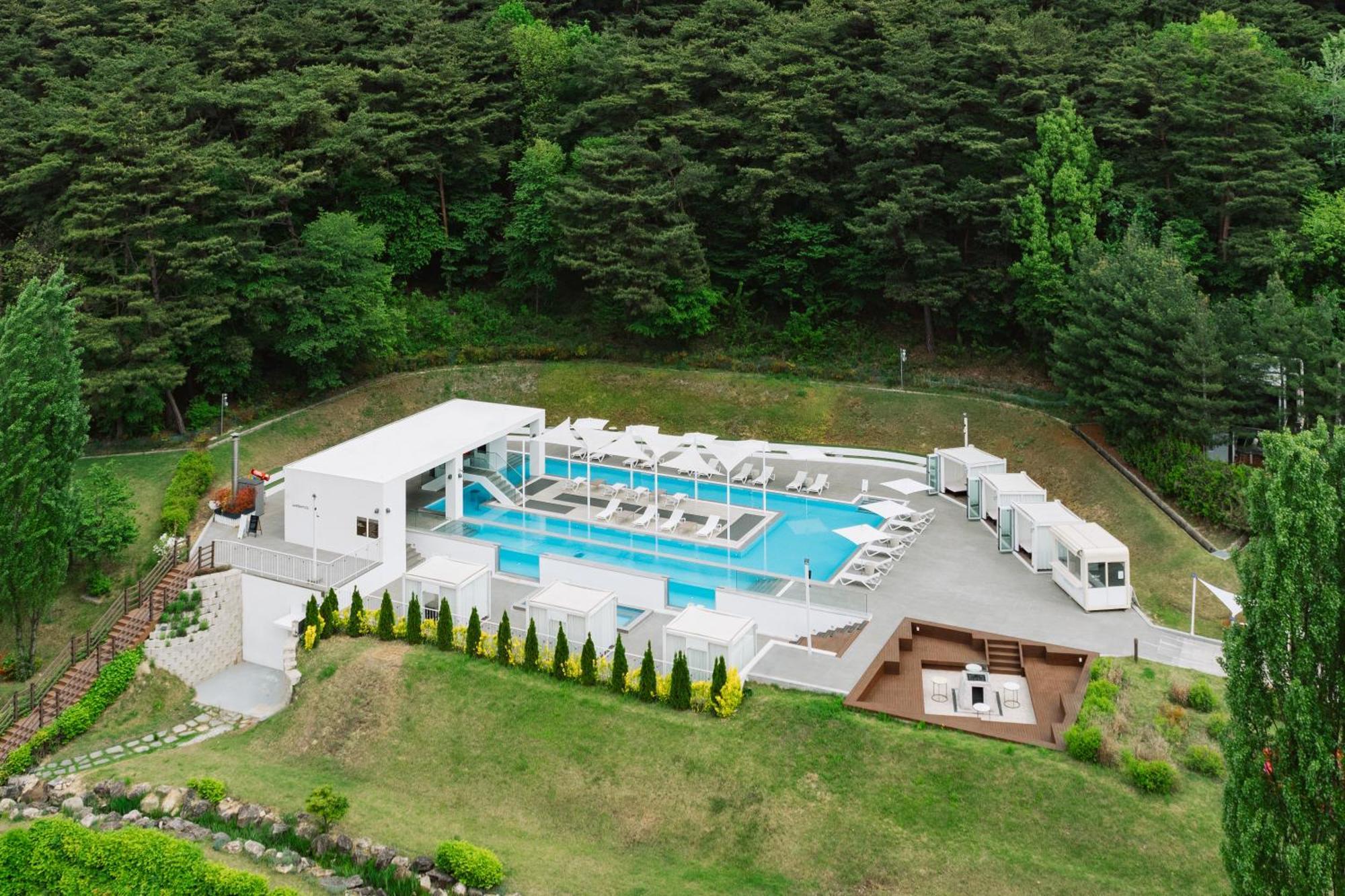 The Suites Hotel Namwon Bagian luar foto