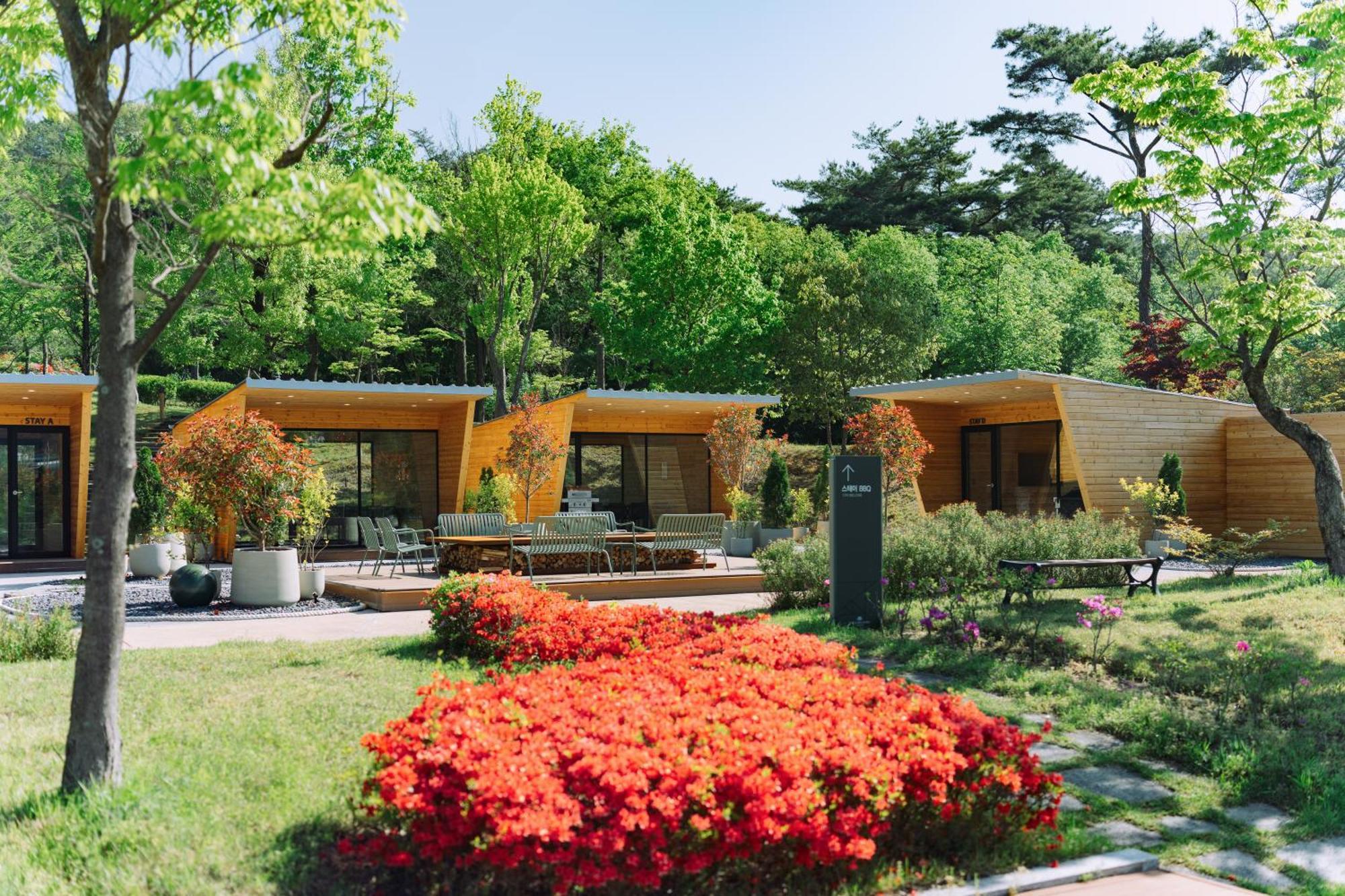 The Suites Hotel Namwon Bagian luar foto